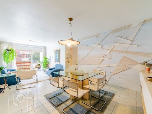 Apartamento com 136m², 3 dormitórios, 1 suíte, 1 vaga, Auxiliadora em Porto Alegre