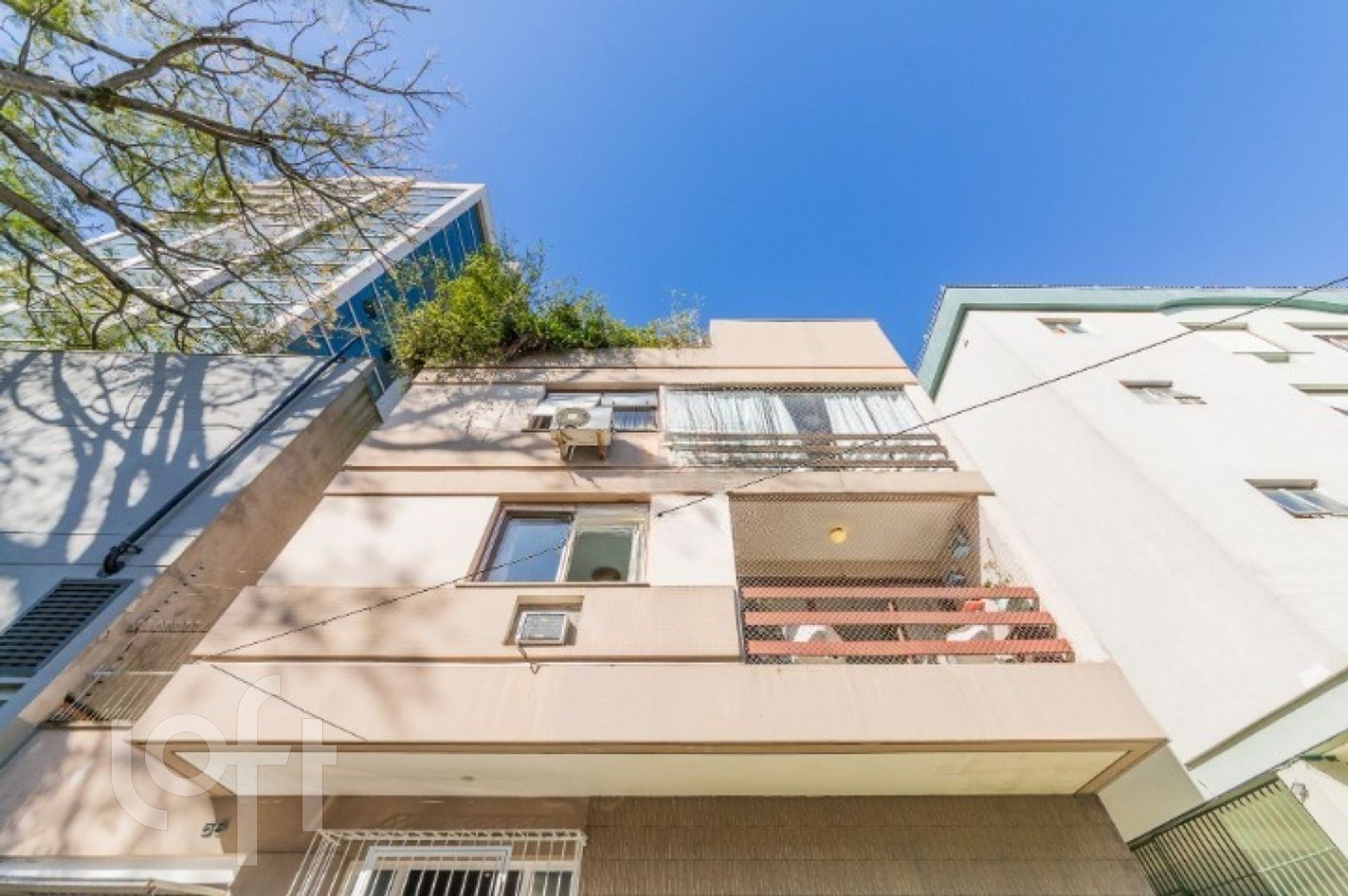 Apartamento com 136m², 3 dormitórios, 1 suíte, 1 vaga, Auxiliadora em Porto Alegre