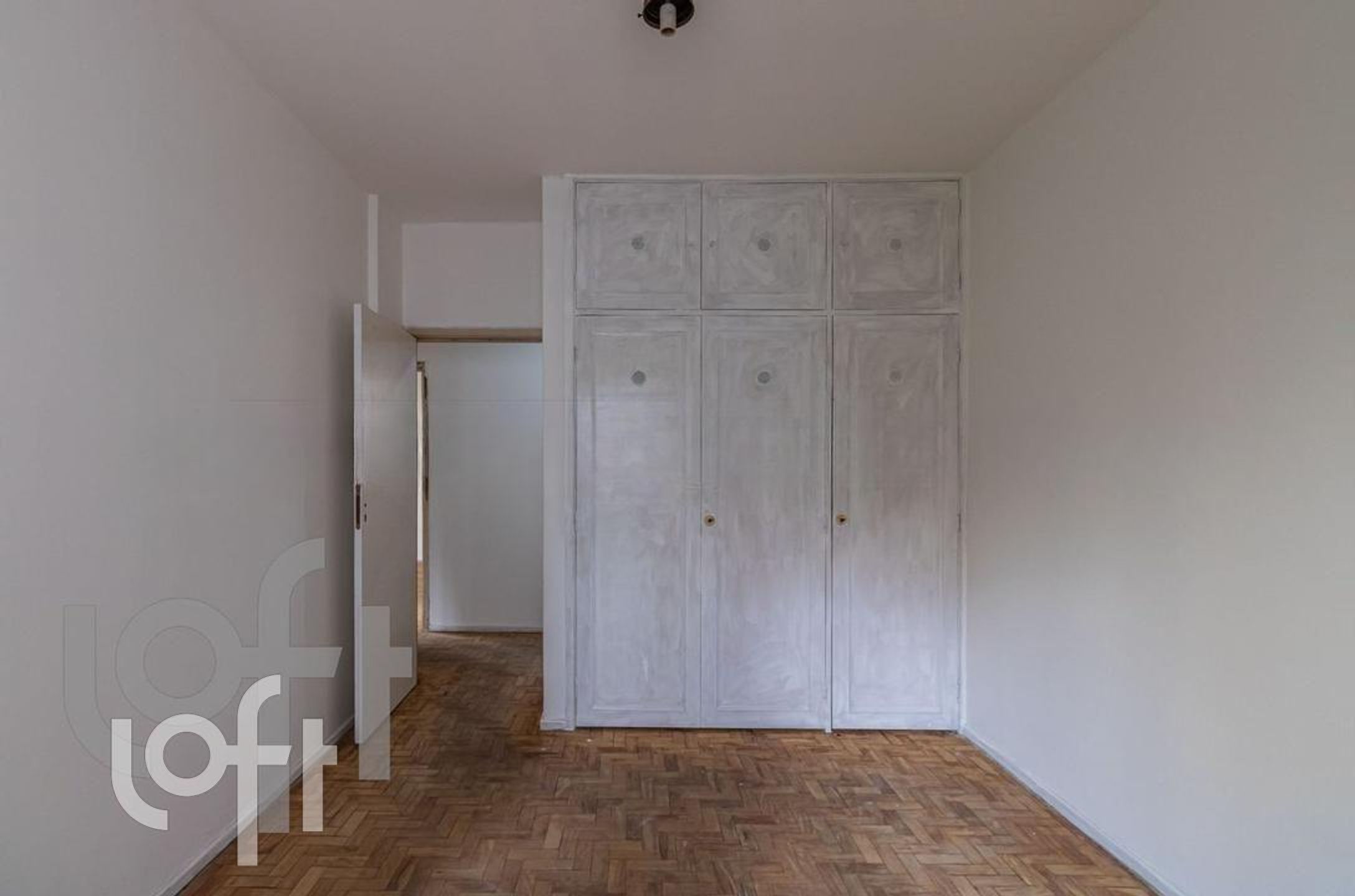 Apartamento à venda com 4 quartos, 131m² - Foto 2