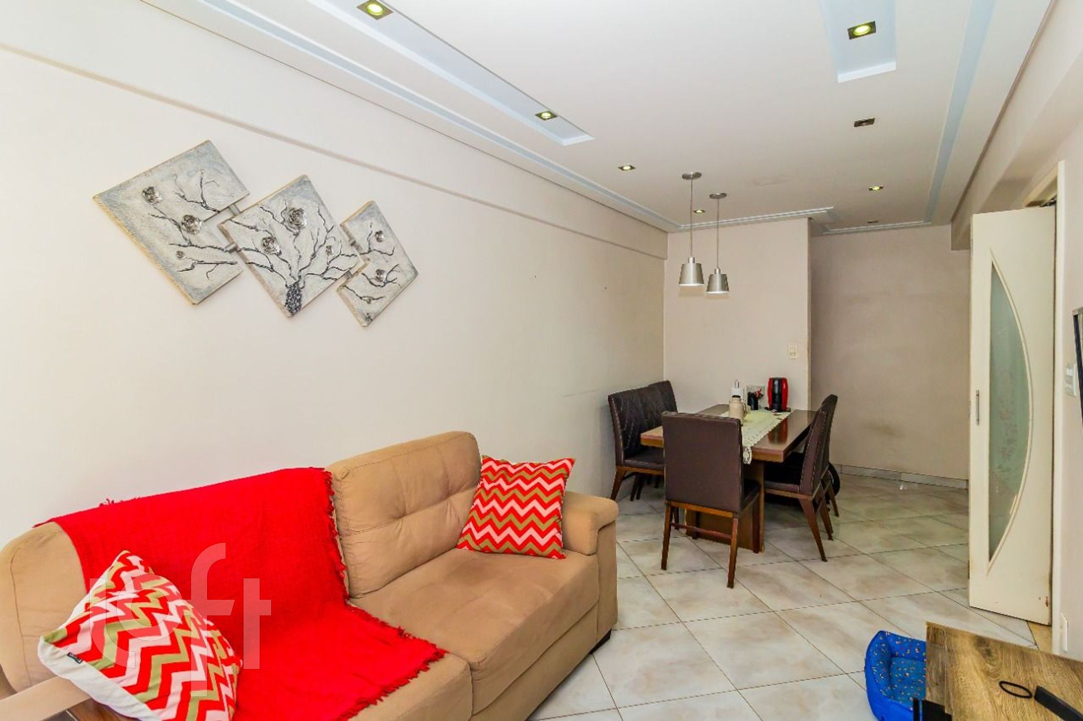 Apartamento à venda com 2 quartos, 60m² - Foto 1