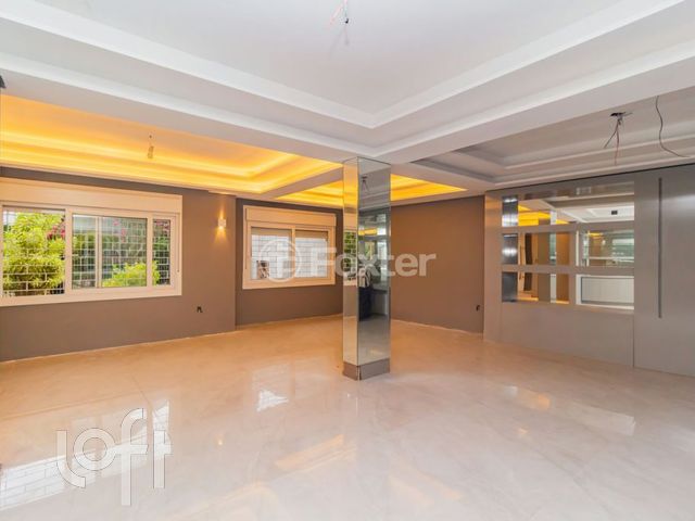 Casa com 370m², 3 dormitórios, 2 suítes, 2 vagas, Chácara das Pedras em Porto Alegre