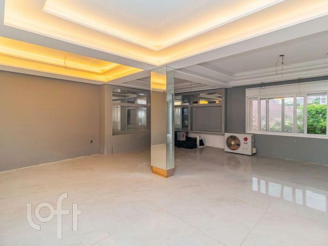 Casa com 387m², 3 dormitórios, 2 suítes, 2 vagas, Chácara das Pedras em Porto Alegre