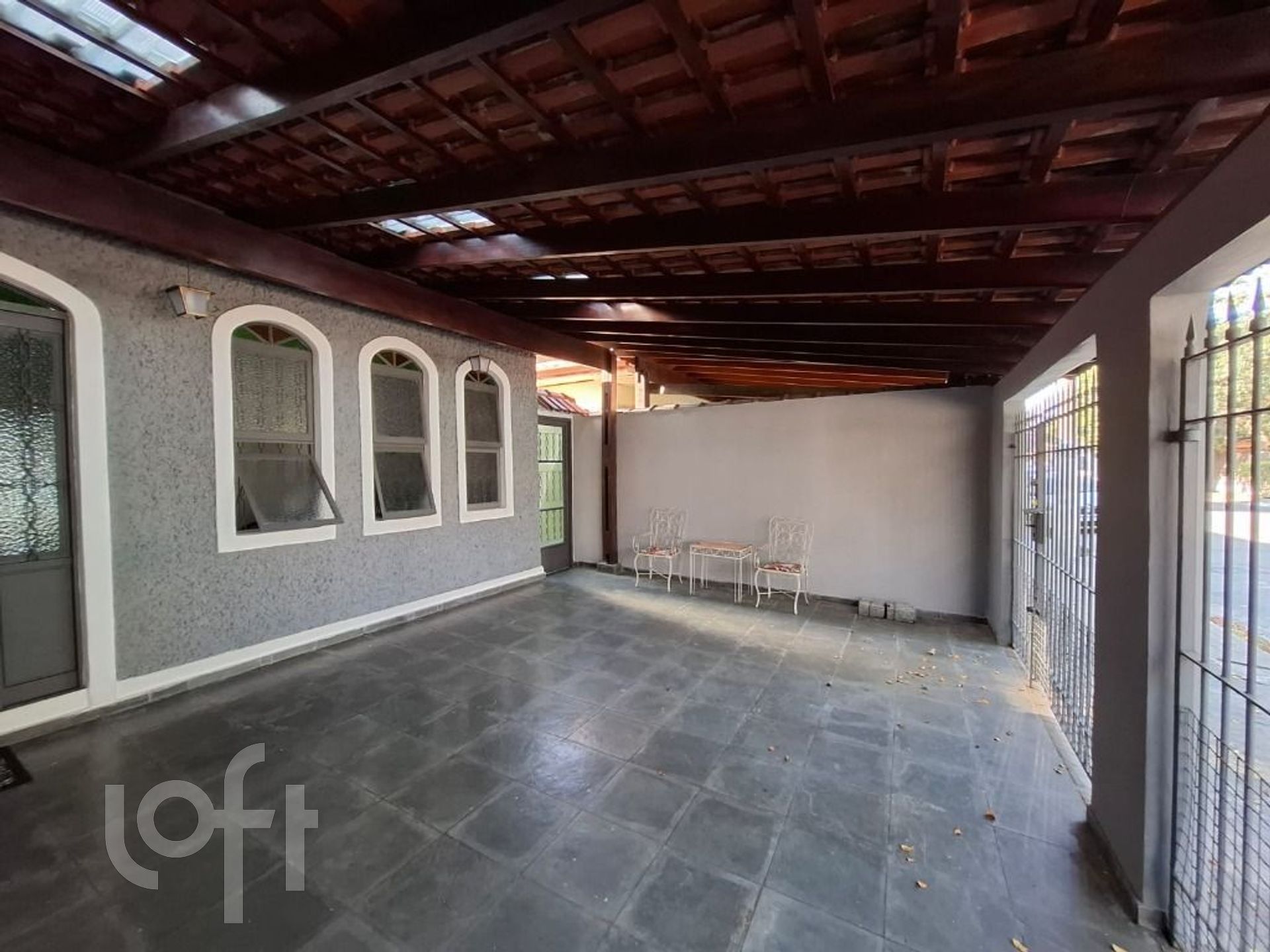 Casa à venda com 3 quartos, 110m² - Foto 1