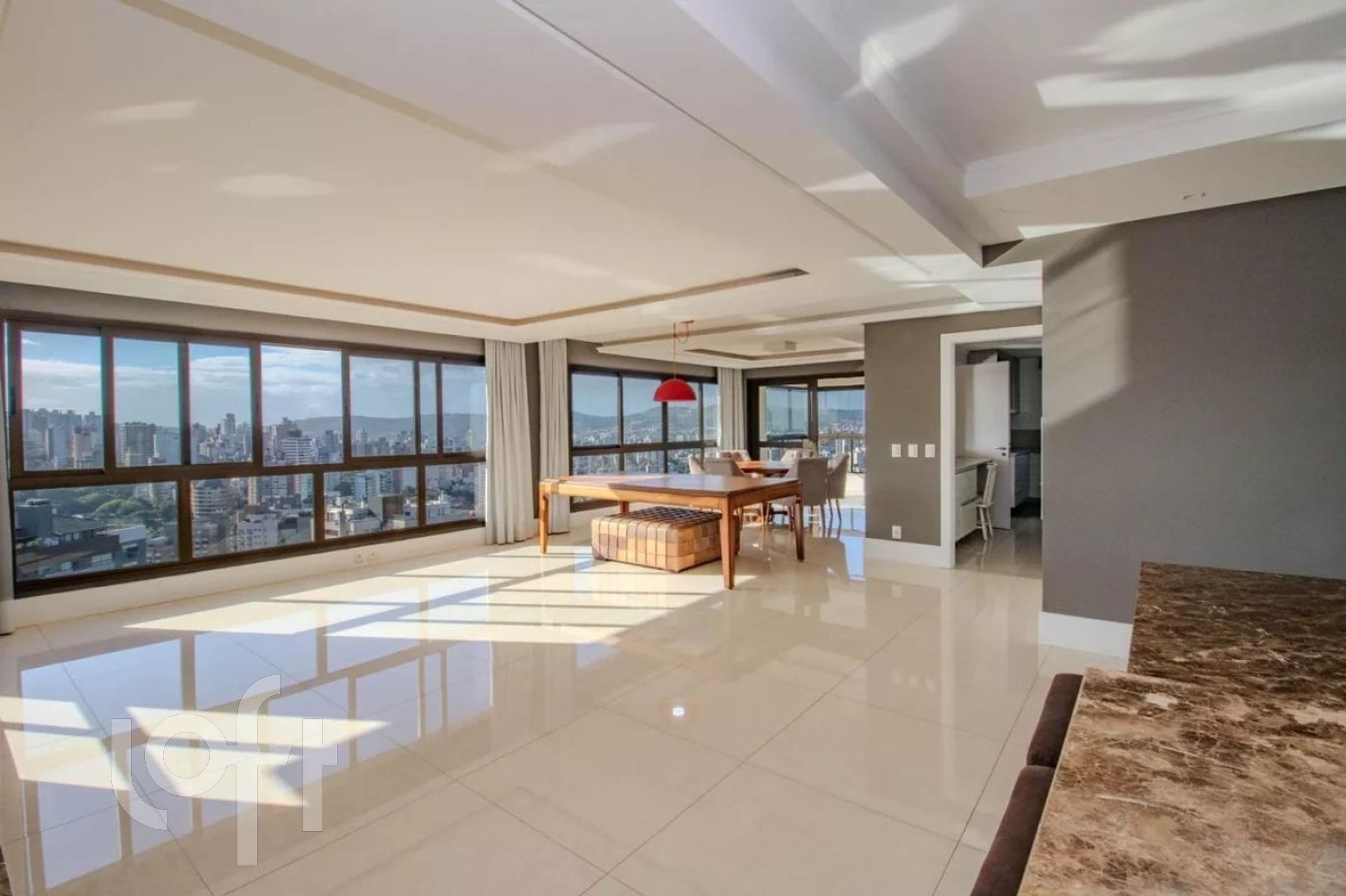 Apartamento com 204m², 3 dormitórios, 3 suítes, 4 vagas, Bela Vista em Porto Alegre