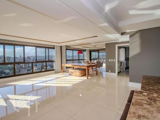 Apartamento com 204m², 3 dormitórios, 3 suítes, 4 vagas, Bela Vista em Porto Alegre