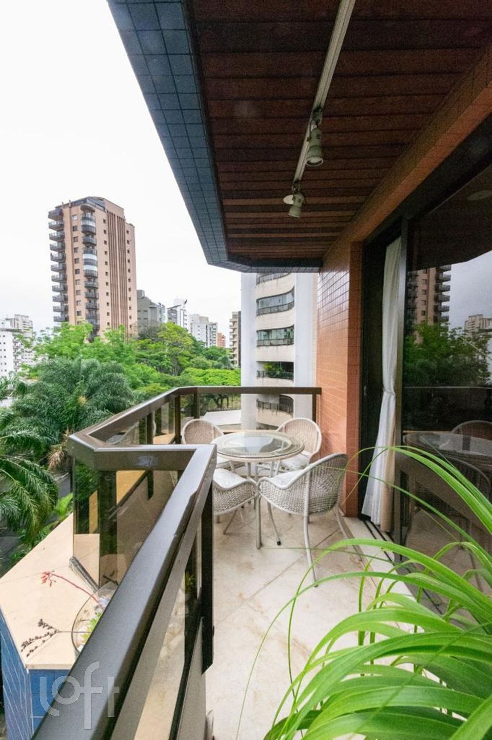 Apartamento à venda com 3 quartos, 238m² - Foto 10