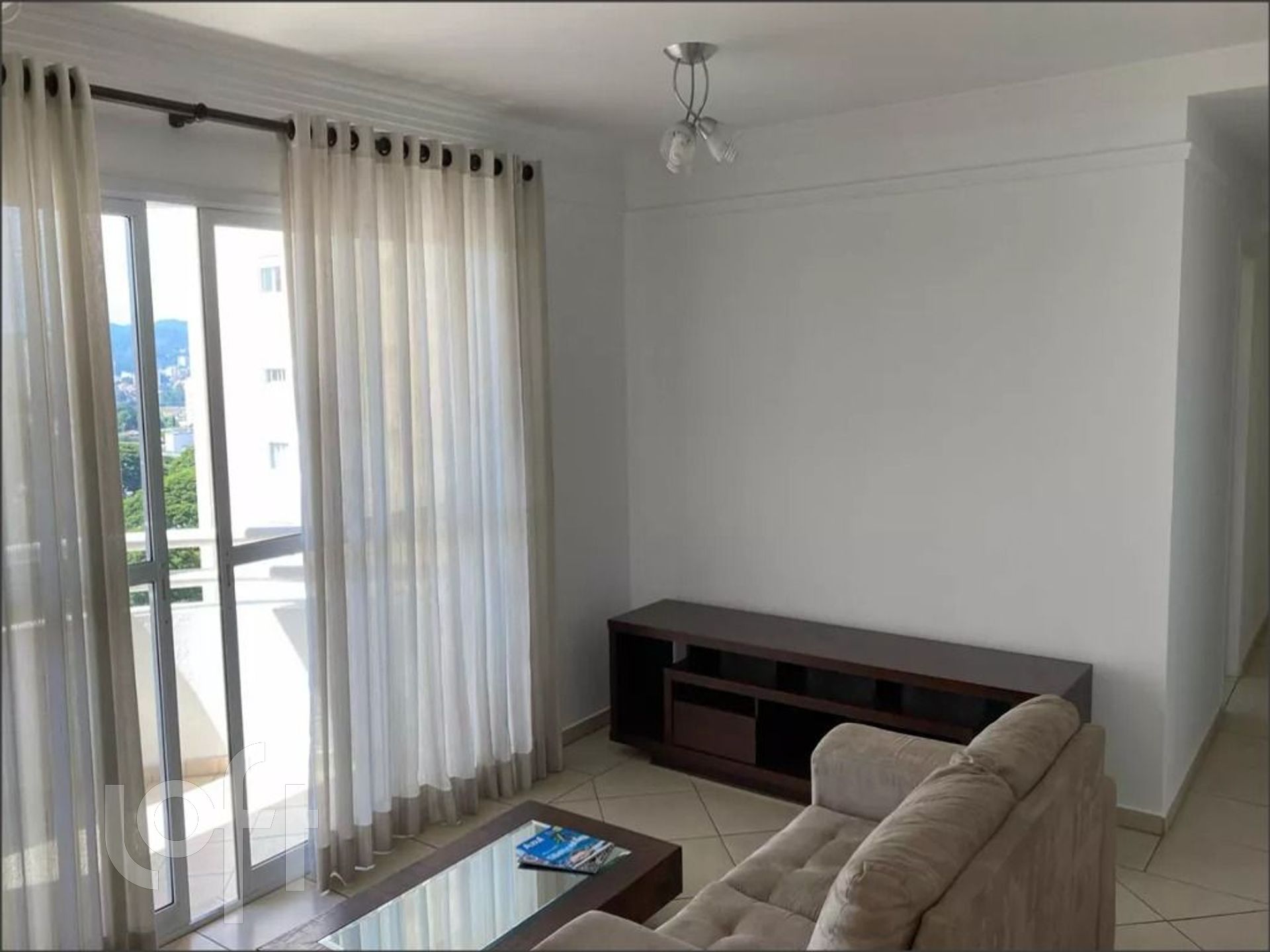 Apartamento à venda com 3 quartos, 95m² - Foto 2