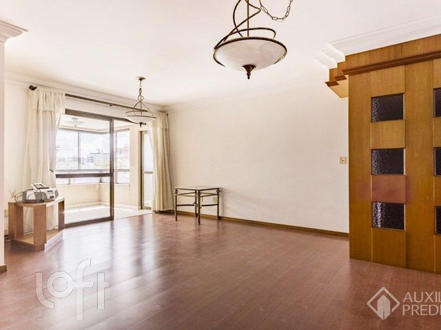 Apartamento com 95m², 3 dormitórios, 1 suíte, 1 vaga, Petrópolis em Porto Alegre