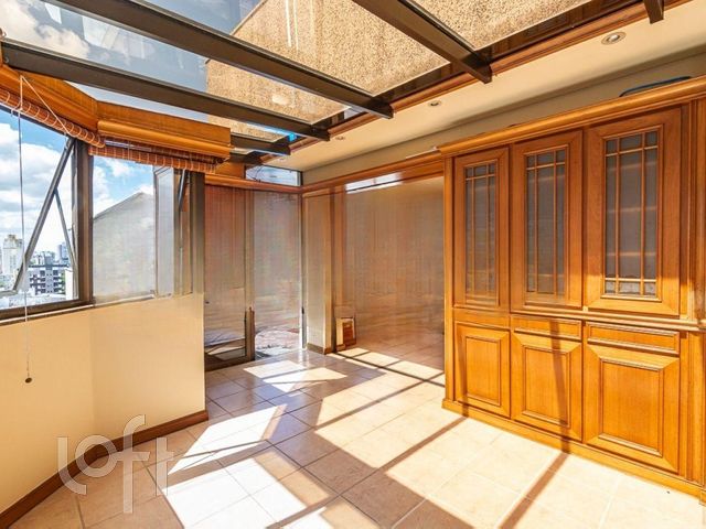 Apartamento com 207m², 3 dormitórios, 1 suíte, 3 vagas, Menino Deus em Porto Alegre