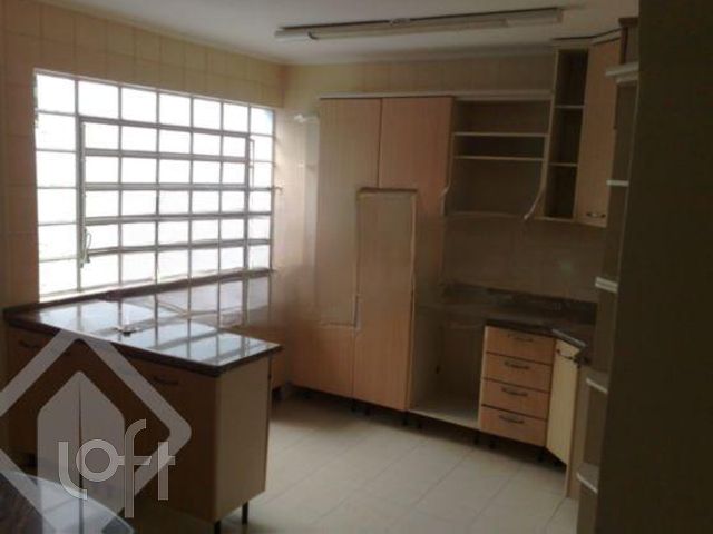 Casa com 206m², 4 dormitórios, 1 suíte, 2 vagas, Vila Ipiranga em Porto Alegre