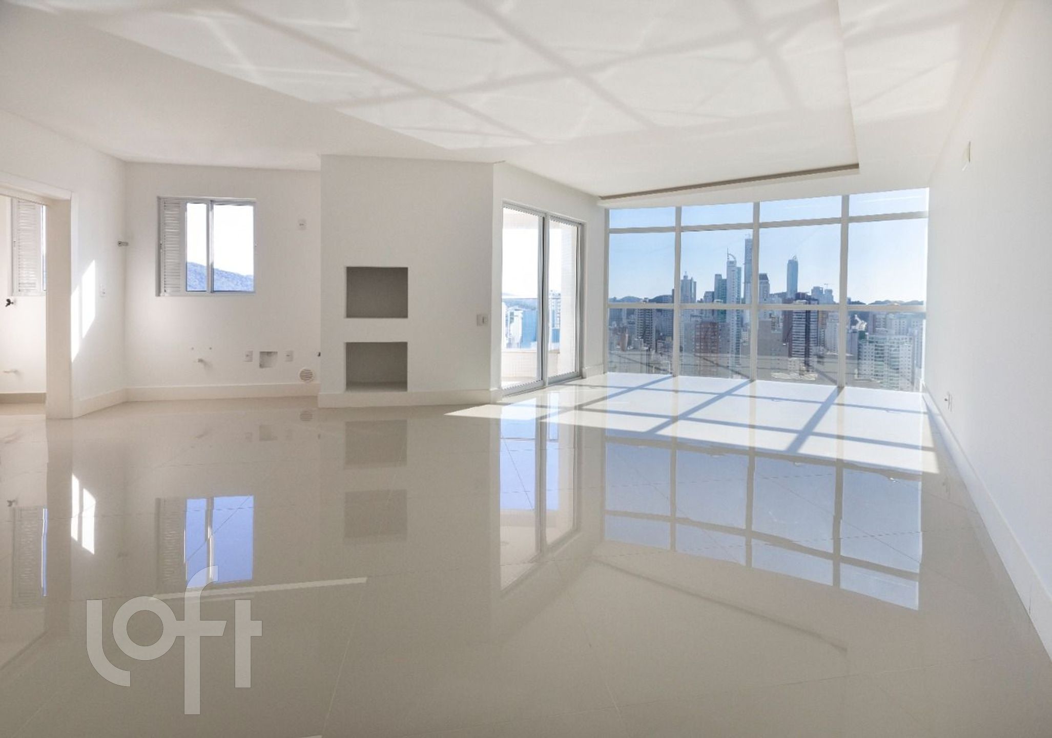 Apartamento à venda em Centro com 128 m², 3 quartos, 3 suítes, 3 vagas