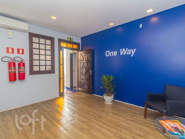 Casa com 303m², 1 suíte, 2 vagas, São João em Porto Alegre