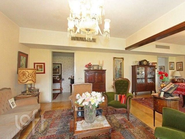 Apartamento com 248m², 3 dormitórios, 1 suíte, 2 vagas, Rio Branco em Porto Alegre