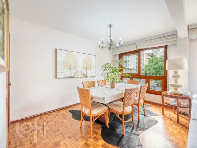 Apartamento com 114m², 3 dormitórios, 1 suíte, 1 vaga, Moinhos de Vento em Porto Alegre