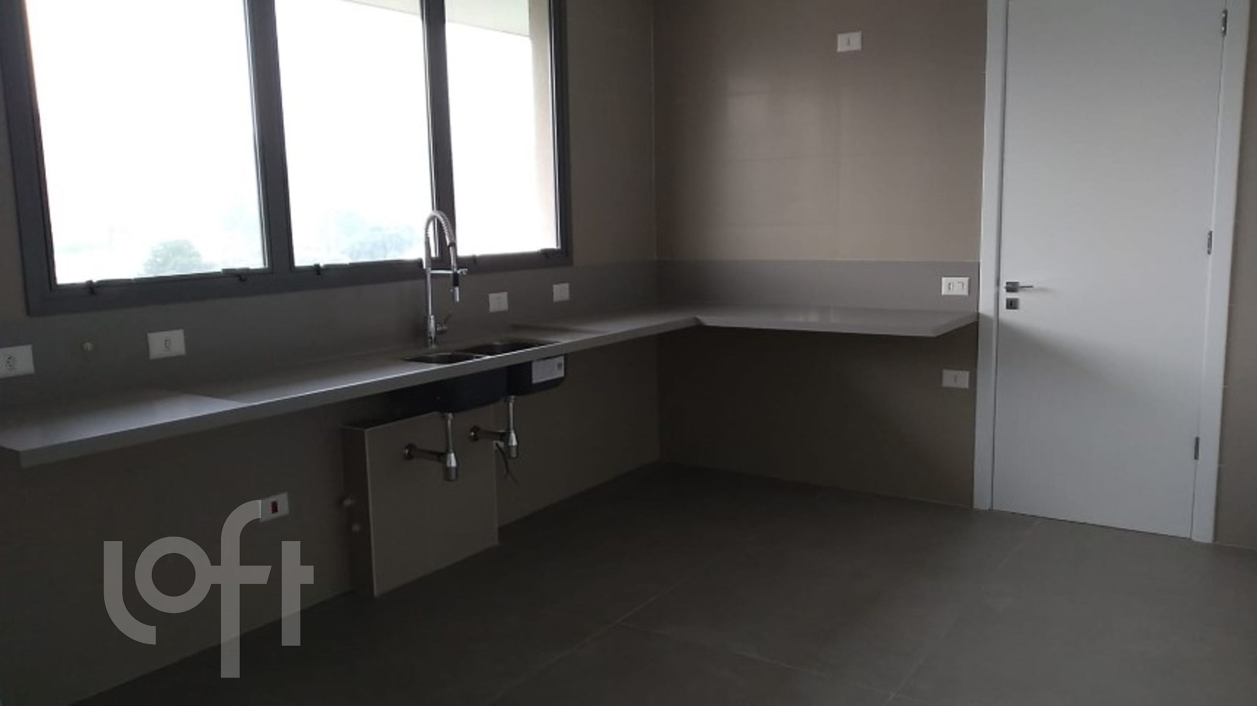 Apartamento à venda com 4 quartos, 355m² - Foto 17