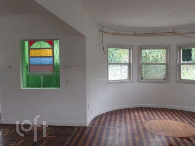 Casa com 300m², 4 dormitórios, 1 suíte, 1 vaga, Chácara das Pedras em Porto Alegre