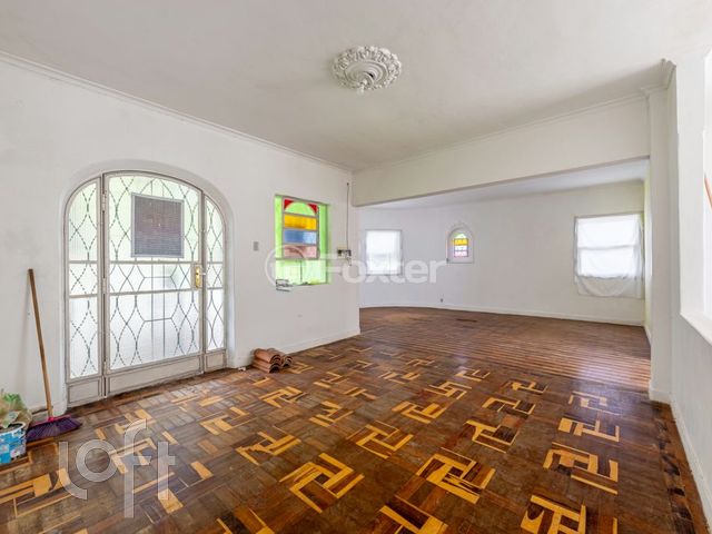 Casa com 300m², 4 dormitórios, 1 suíte, 1 vaga, Chácara das Pedras em Porto Alegre