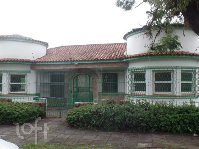 Casa com 300m², 4 dormitórios, 1 suíte, 1 vaga, Chácara das Pedras em Porto Alegre