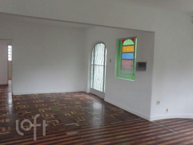 Casa com 300m², 4 dormitórios, 1 suíte, 1 vaga, Chácara das Pedras em Porto Alegre