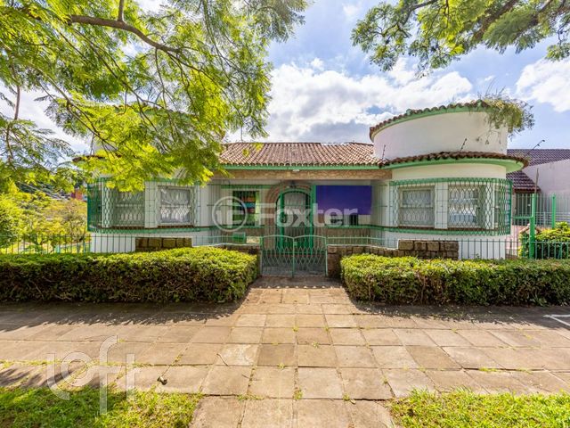 Casa com 300m², 4 dormitórios, 1 suíte, 1 vaga, Chácara das Pedras em Porto Alegre