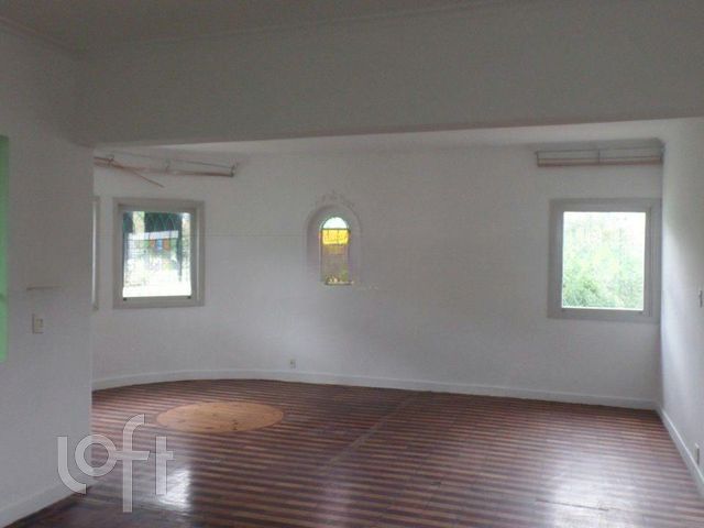 Casa com 300m², 4 dormitórios, 1 suíte, 1 vaga, Chácara das Pedras em Porto Alegre