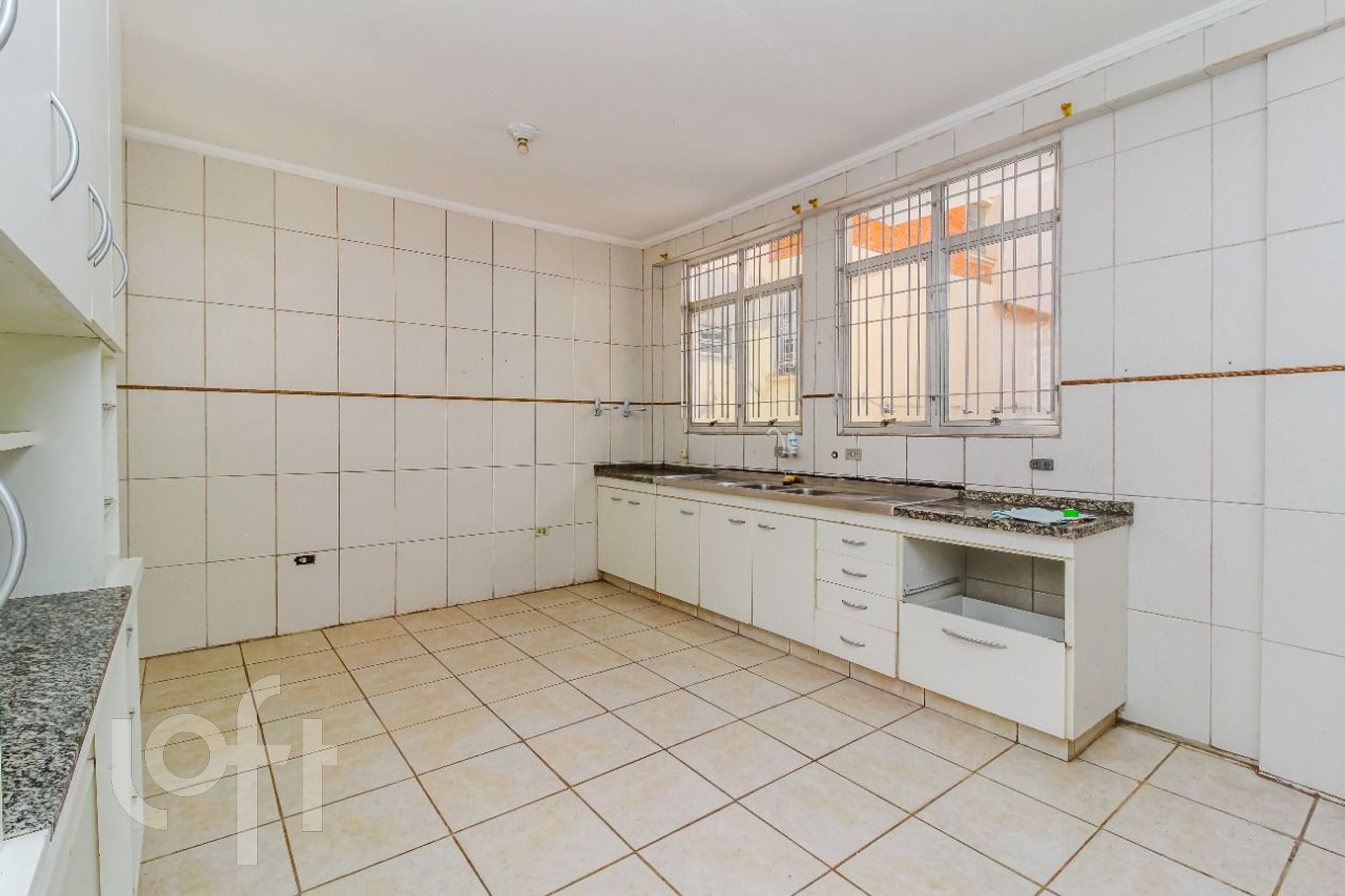 Casa à venda com 4 quartos, 250m² - Foto 11