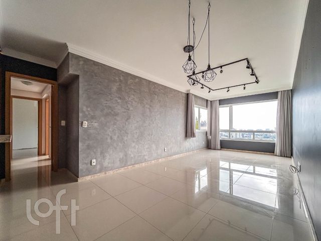 Apartamento com 96m², 3 dormitórios, 1 suíte, 3 vagas, Petrópolis em Porto Alegre