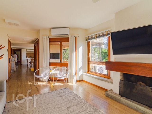Apartamento com 174m², 3 dormitórios, 1 suíte, 4 vagas, Bela Vista em Porto Alegre