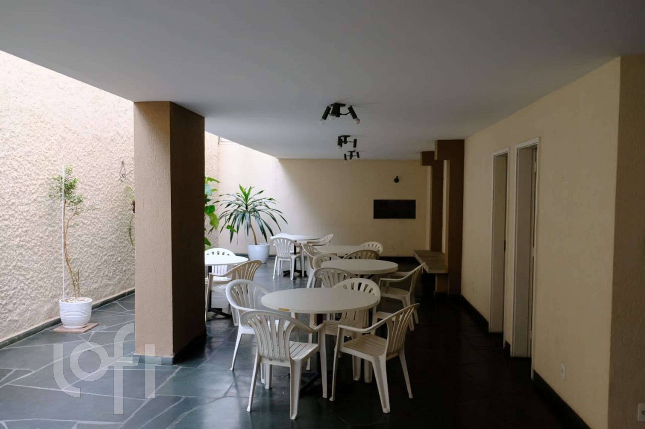 Apartamento à venda com 2 quartos, 80m² - Foto 13