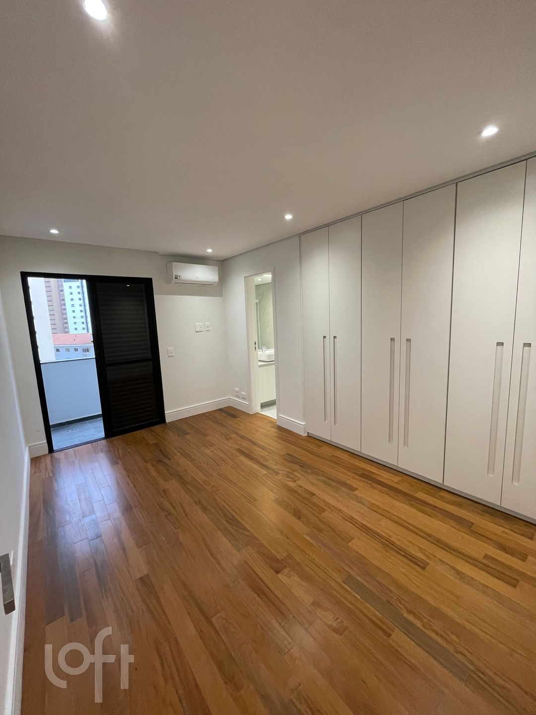 Apartamento à venda com 3 quartos, 180m² - Foto 14