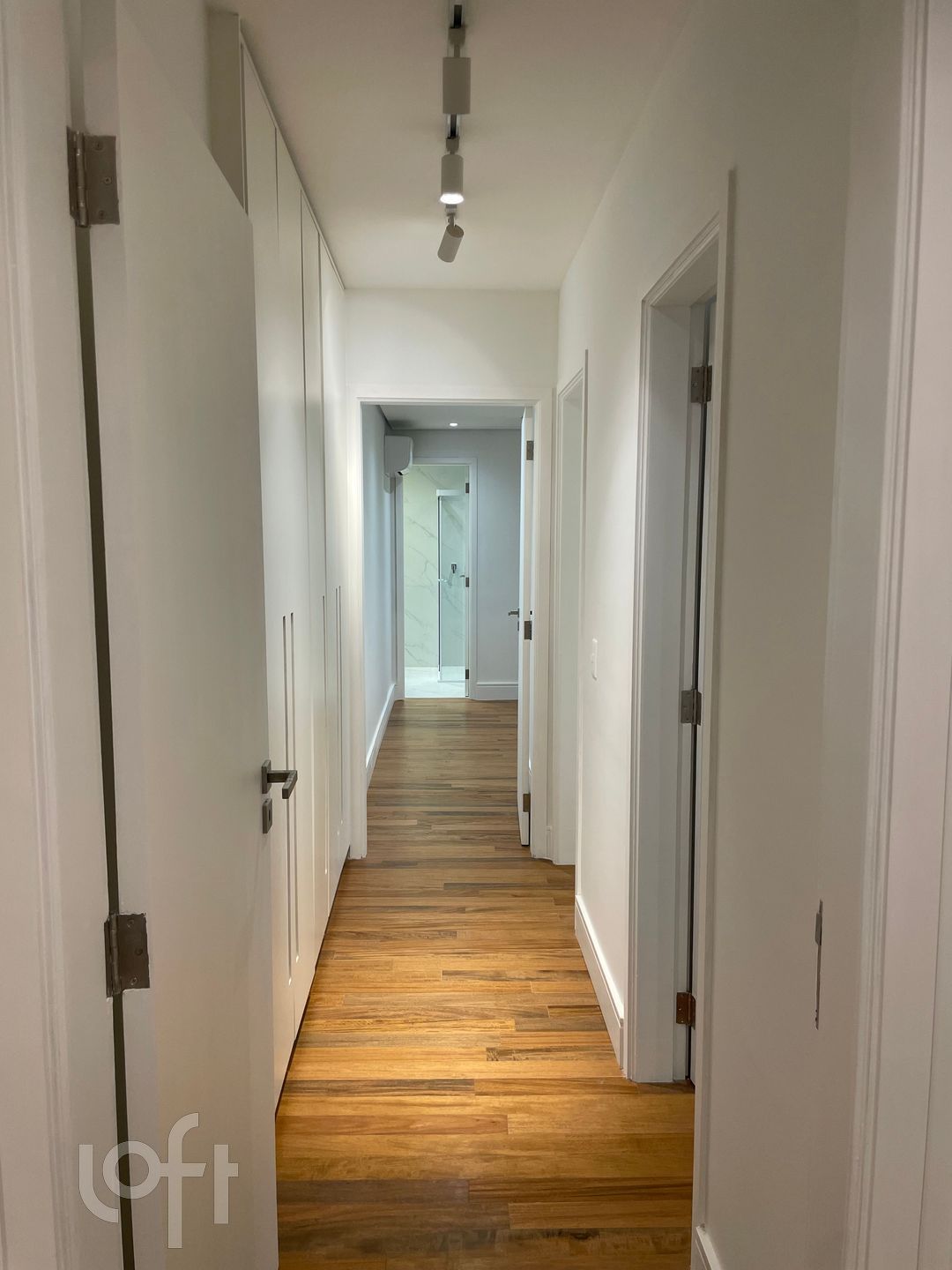 Apartamento à venda com 3 quartos, 180m² - Foto 9