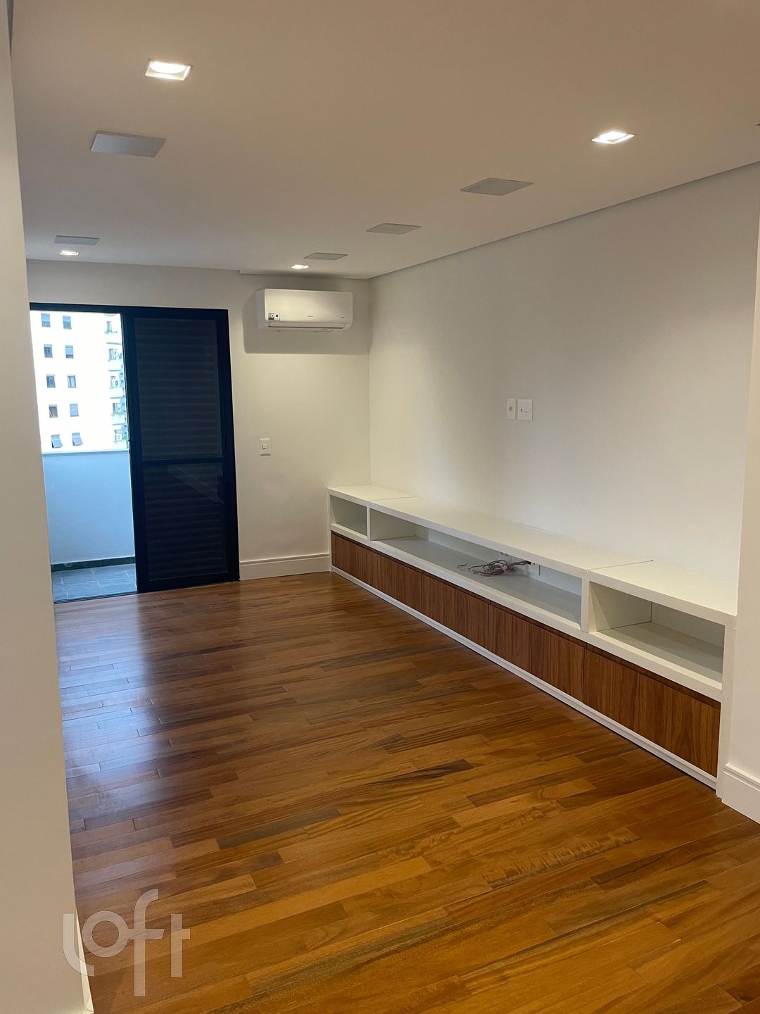 Apartamento à venda com 3 quartos, 180m² - Foto 5