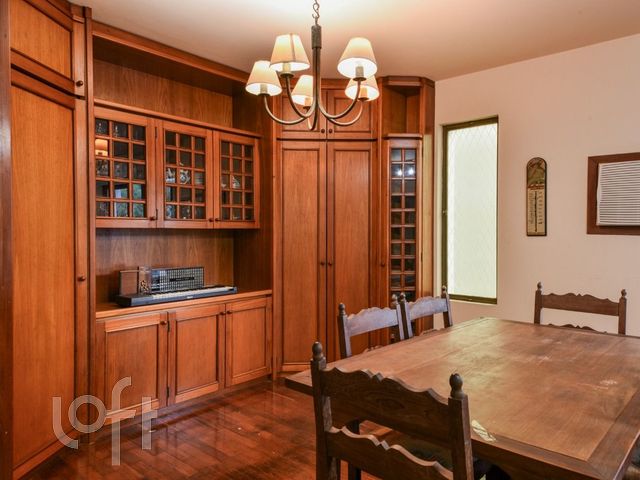 Apartamento com 123m², 3 dormitórios, 1 suíte, 1 vaga, Petrópolis em Porto Alegre