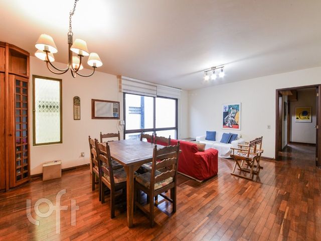 Apartamento com 123m², 3 dormitórios, 1 suíte, 1 vaga, Petrópolis em Porto Alegre