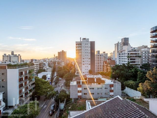 Apartamento com 131m², 3 dormitórios, 3 suítes, 3 vagas, Petrópolis em Porto Alegre