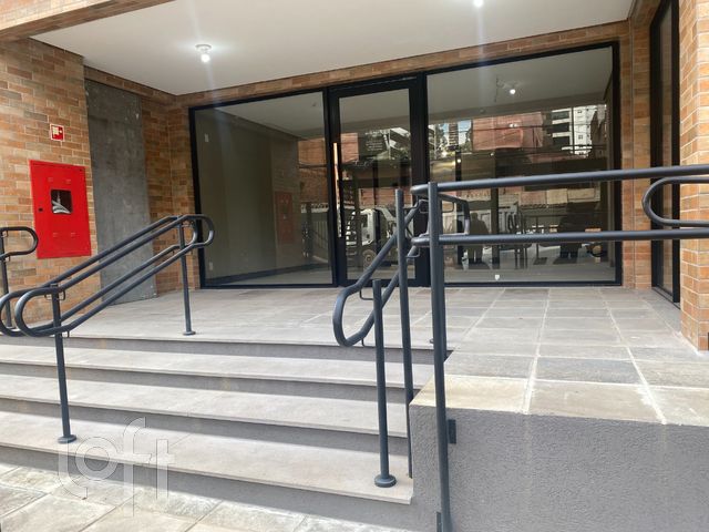 Apartamento com 131m², 3 dormitórios, 3 suítes, 3 vagas, Petrópolis em Porto Alegre