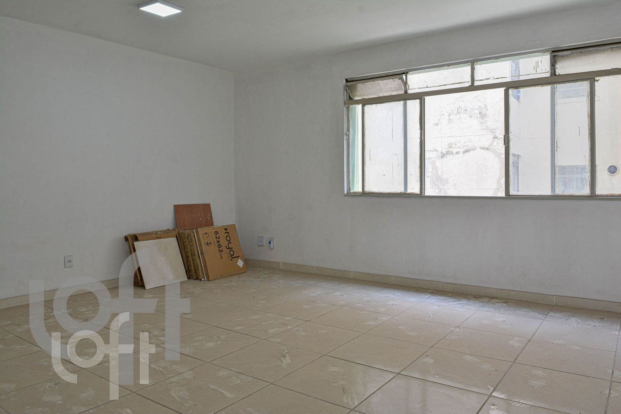 Apartamento à venda com 1 quarto, 50m² - Foto 2