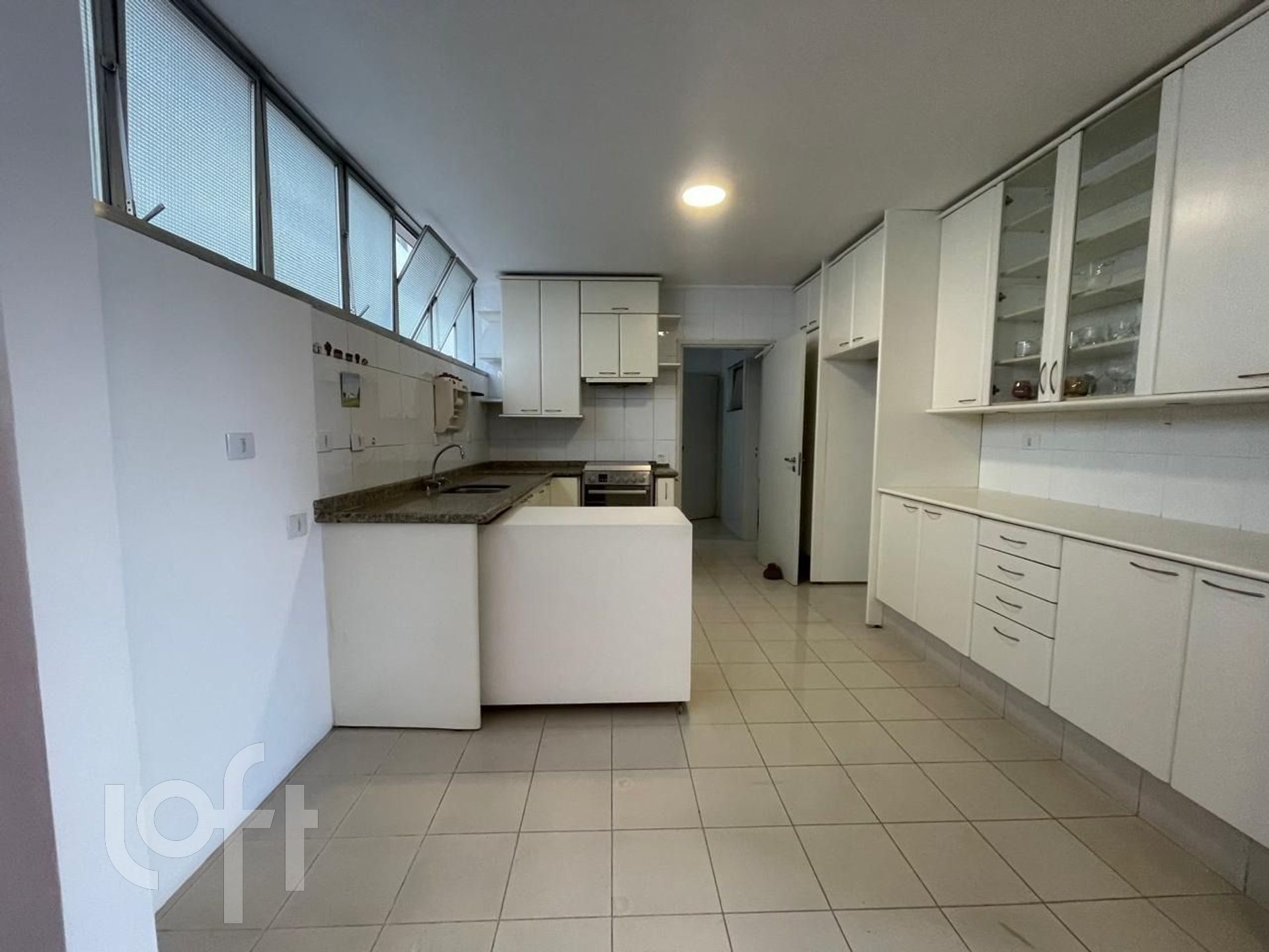 Apartamento à venda com 3 quartos, 170m² - Foto 8