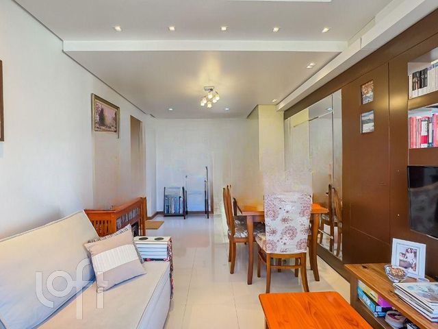 Apartamento com 92m², 3 dormitórios, 1 suíte, 1 vaga, Petrópolis em Porto Alegre