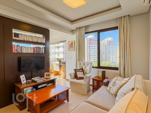 Apartamento com 92m², 3 dormitórios, 1 suíte, 1 vaga, Petrópolis em Porto Alegre