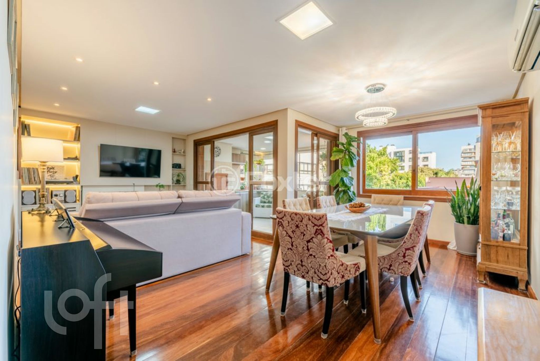 Apartamento com 135m², 3 dormitórios, 1 suíte, 2 vagas, Petrópolis em Porto Alegre