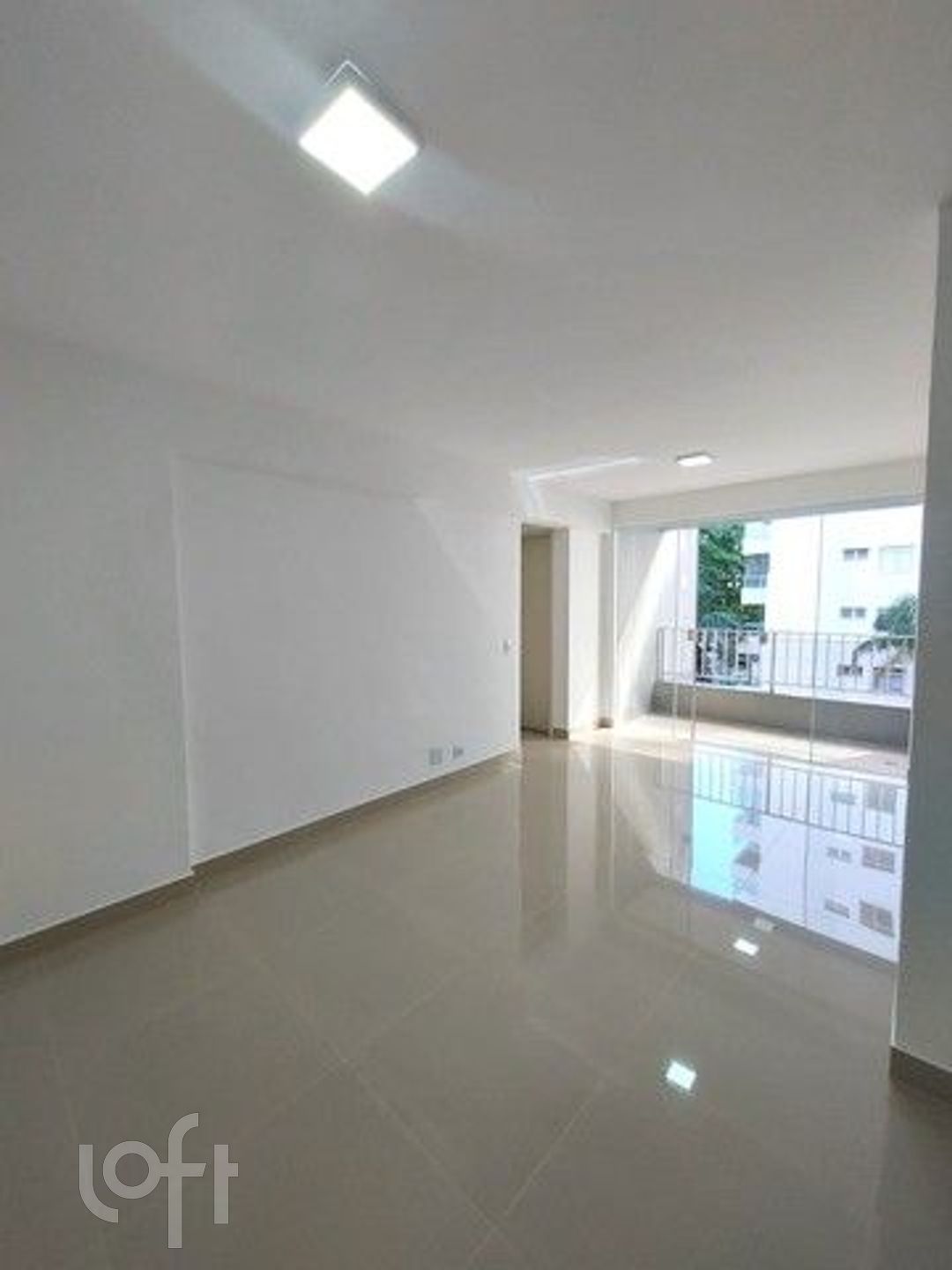 Apartamento à venda com 3 quartos, 90m² - Foto 1