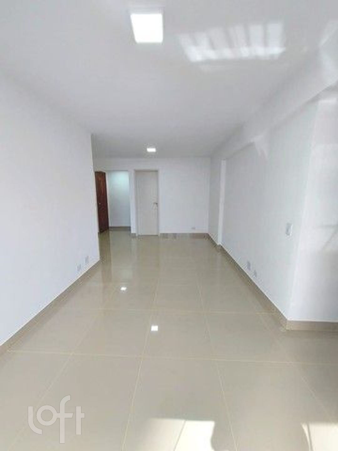 Apartamento à venda com 3 quartos, 90m² - Foto 2