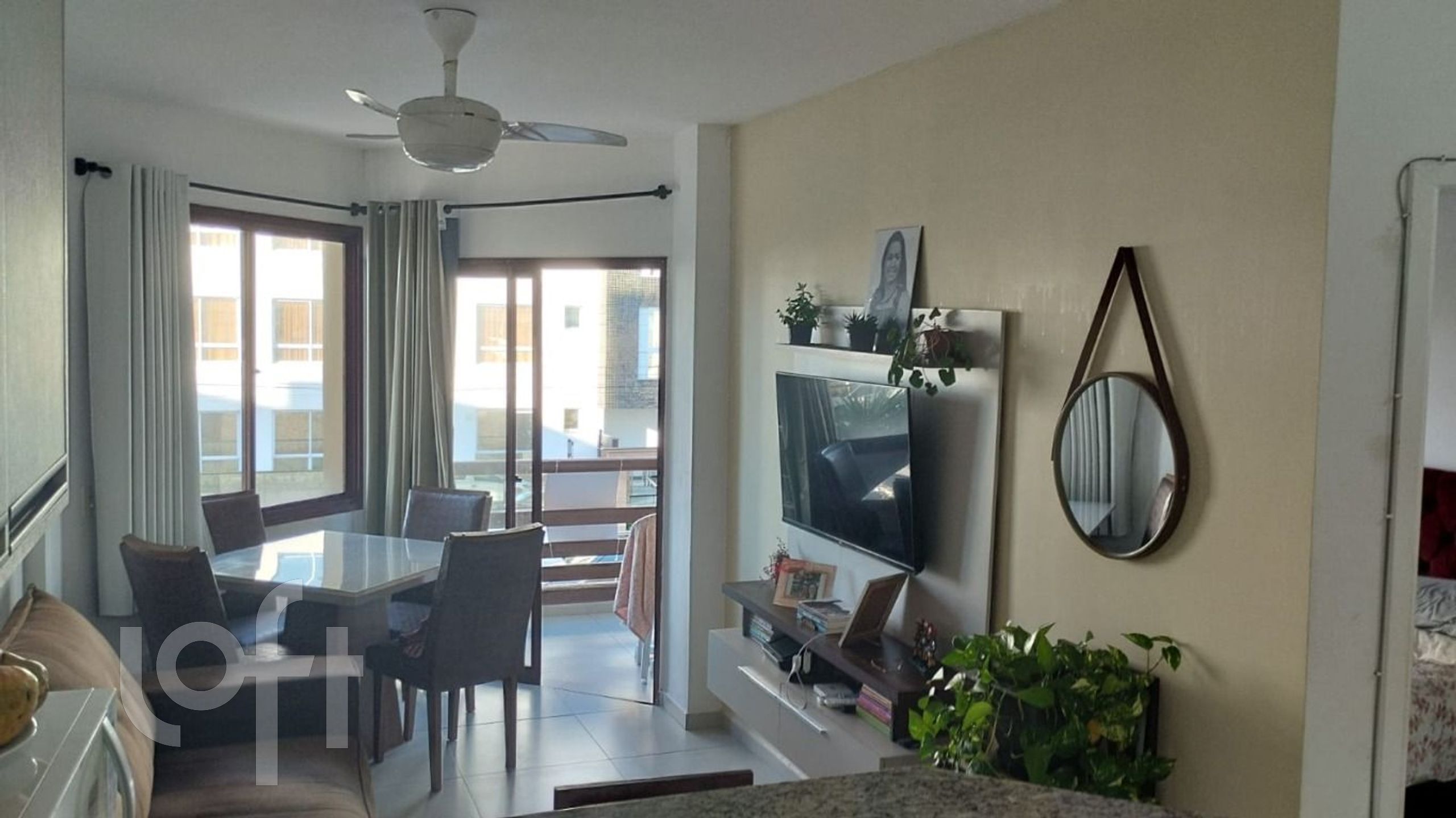 Apartamento à venda em Ingleses com 42 m², 1 quarto, 1 vaga