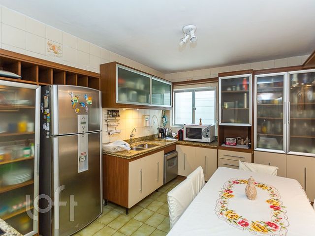 Casa com 145m², 3 dormitórios, 2 vagas, Cristo Redentor em Porto Alegre