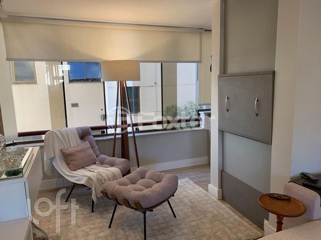 Apartamento com 126m², 4 dormitórios, 1 suíte, 2 vagas, Petrópolis em Porto Alegre