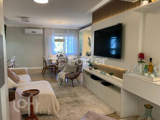 Apartamento com 126m², 4 dormitórios, 1 suíte, 2 vagas, Petrópolis em Porto Alegre