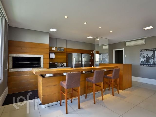 Apartamento com 158m², 4 dormitórios, 2 suítes, 3 vagas, Menino Deus em Porto Alegre