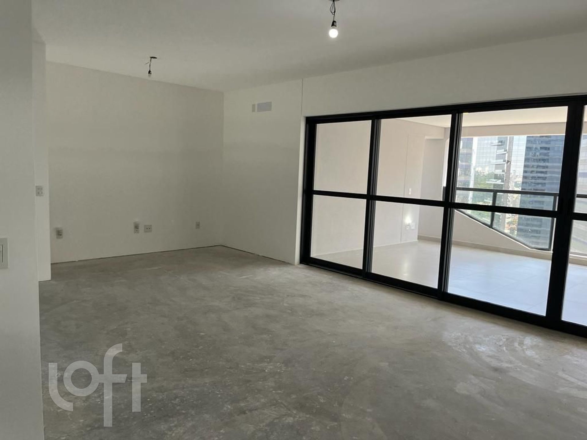 Apartamento à venda com 3 quartos, 227m² - Foto 1