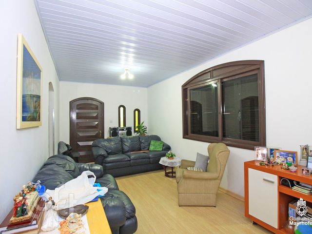 Casa com 300m², 3 dormitórios, 1 suíte, Vila Ipiranga em Porto Alegre